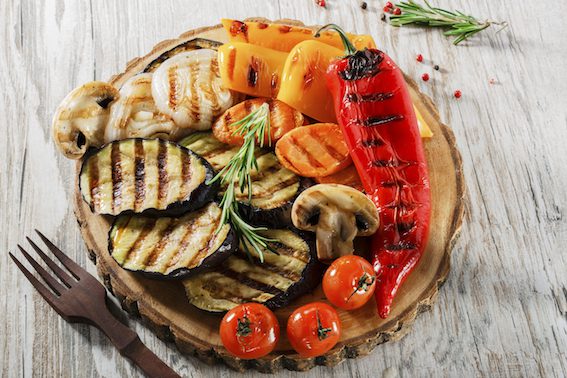 Oslovení vegani se k náhražkám masa staví spíše odmítavě.